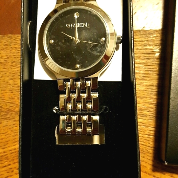 Firm Price Sale 🆕️RARE Gruen Men's Diamond Status Watch - Picture 3 of 4